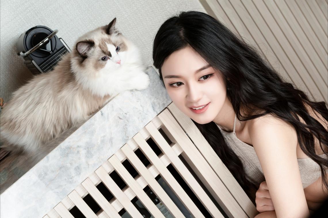 铁路隧道里的坚守：高温天穿秋裤，日行万步护通行安全